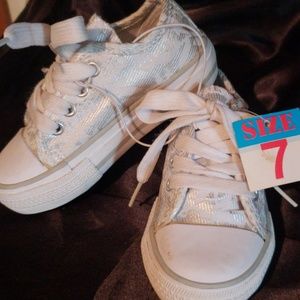 Toddler sneakers